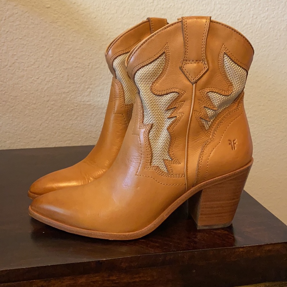 Frye  Bootie